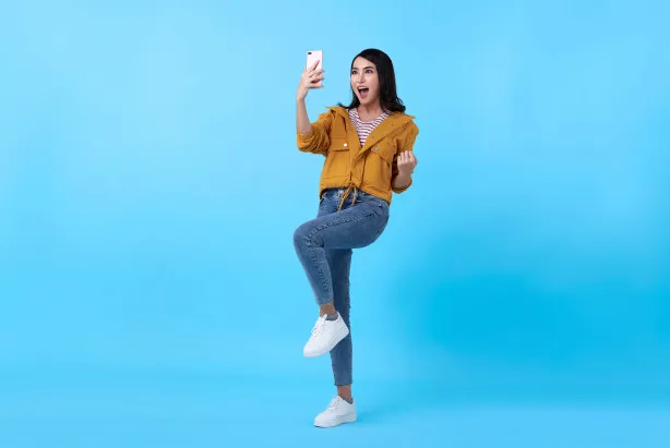 El 65% de los jóvenes españoles considera que un like o comentario en redes sociales es la nueva forma de flirtear cuando alguien te gusta