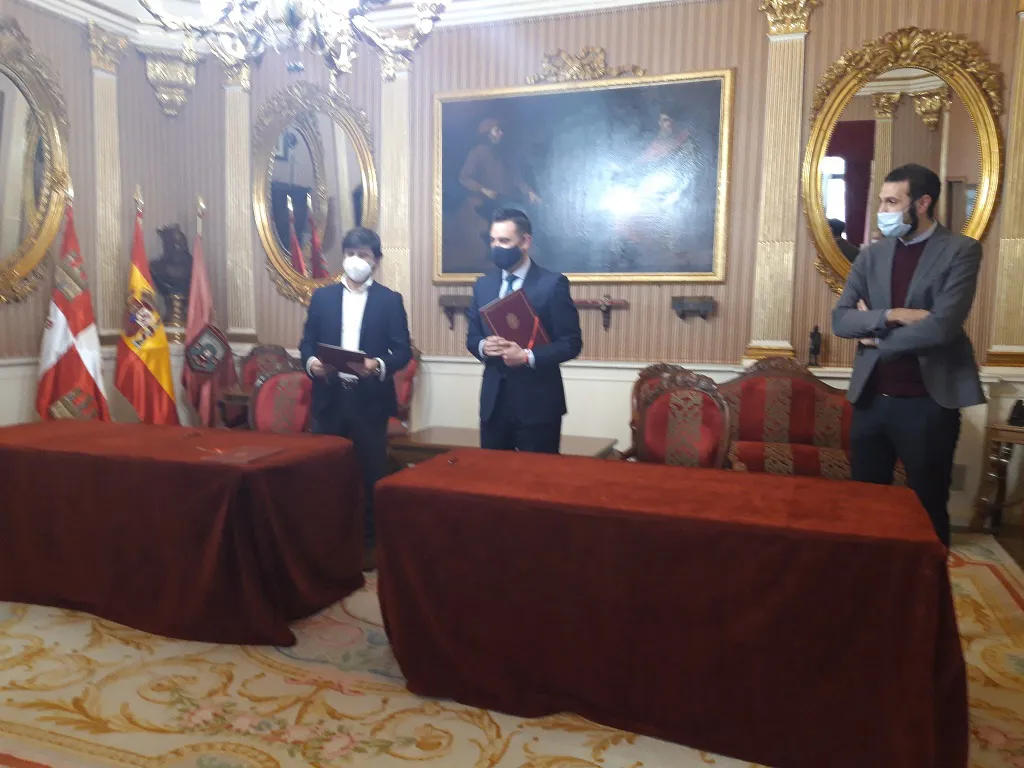 El Ayuntamiento y la Plataforma para la Edificación Passivhaus firman un convenio de colaboración