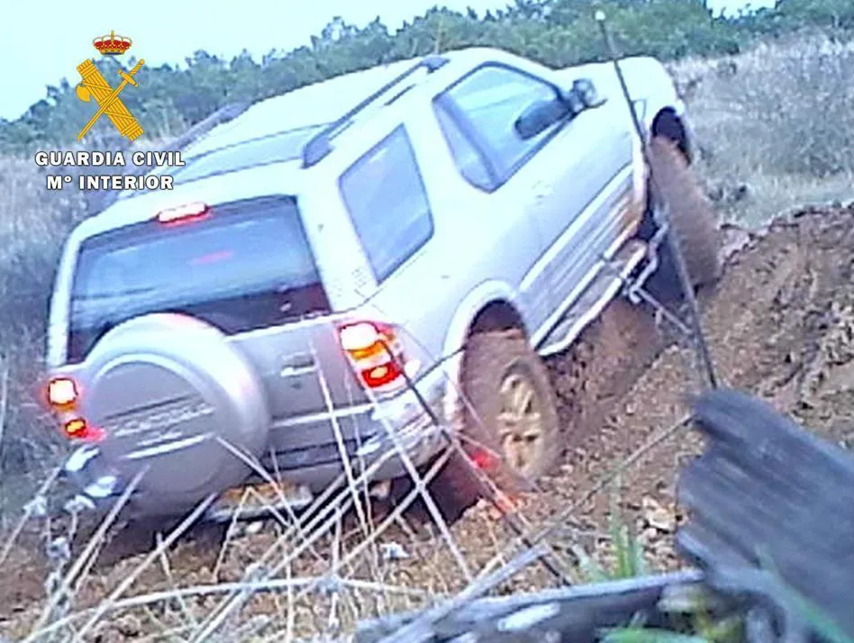 La Guardia Civil denuncia a dos vehículos todo terreno por daños en el entorno natural