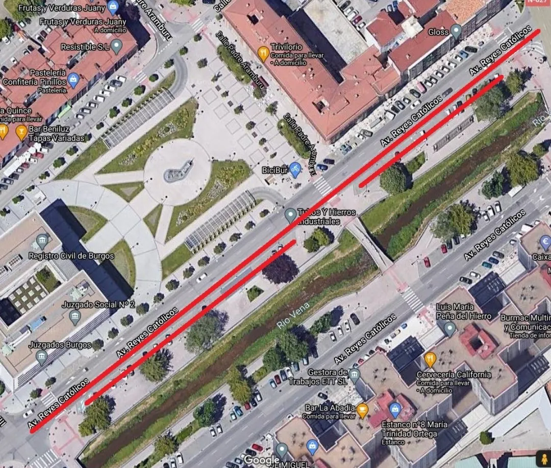 Cortado el carril izquierdo de la Avenida Reyes Católicos a la altura de los Nuevos Juzgados por el hundimiento de la calzada y la acera