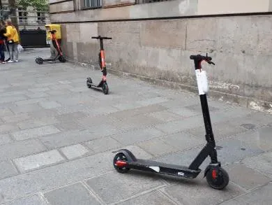 Los patinetes eléctricos de alquiler: un error municipal en materia de movilidad