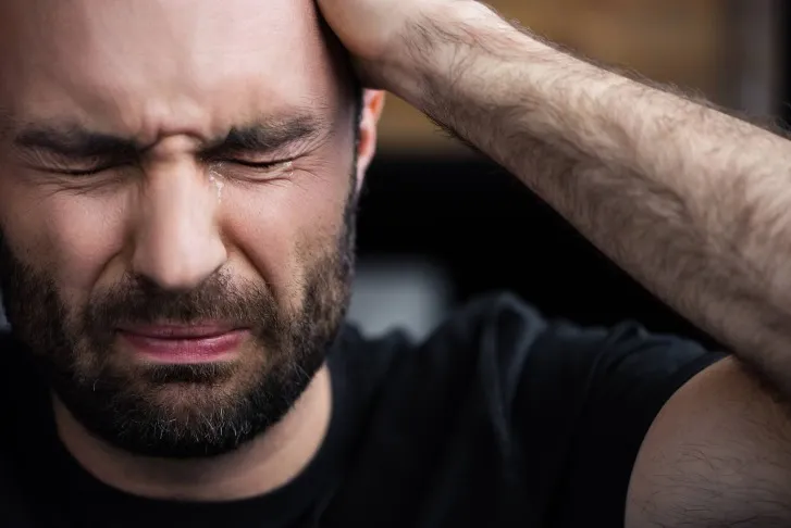 Quiero llorar pero no sé cómo hacerlo: por qué se bloquean las emociones