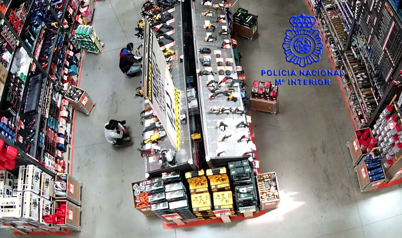 La Policía detiene a los autores de un hurto de artículos de bricolaje