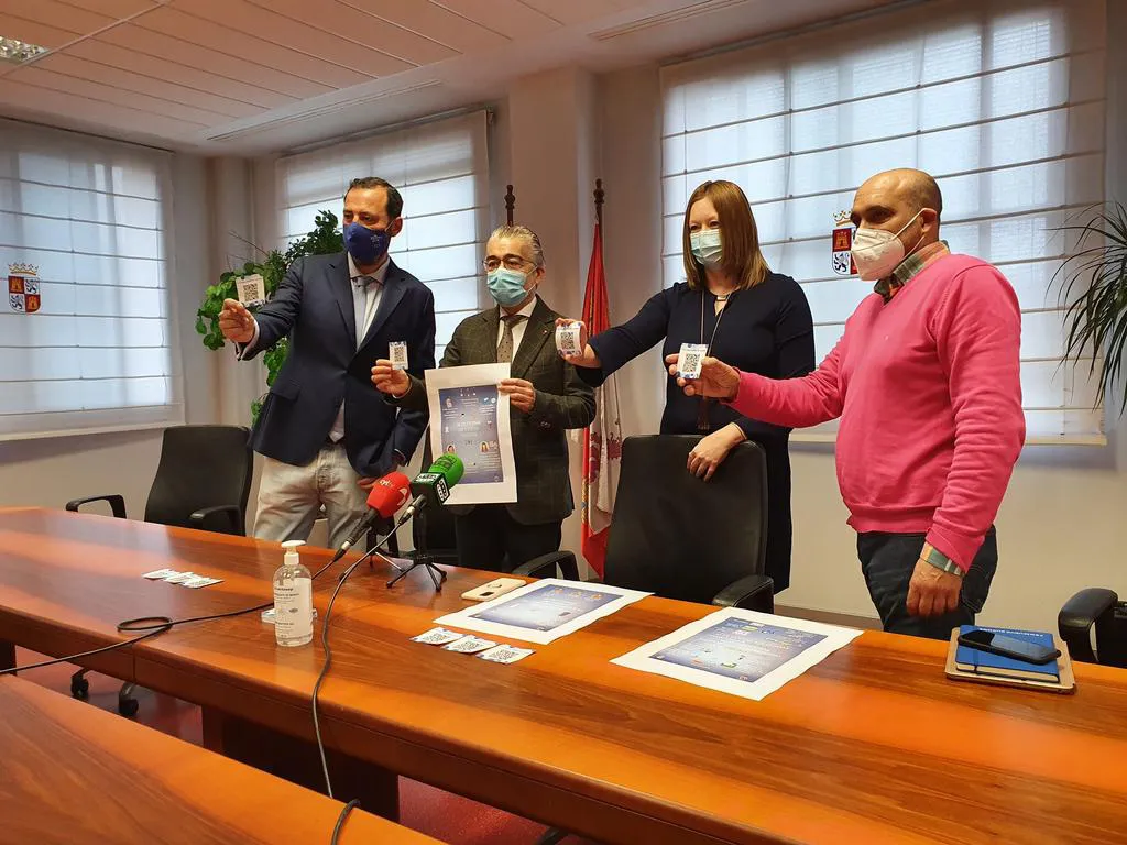 COVID-19 Burgos: La Junta distribuye pegatinas a los hosteleros burgaleses para las terrazas dentro de la campaña ‘Si te cuidas, me cuidas’