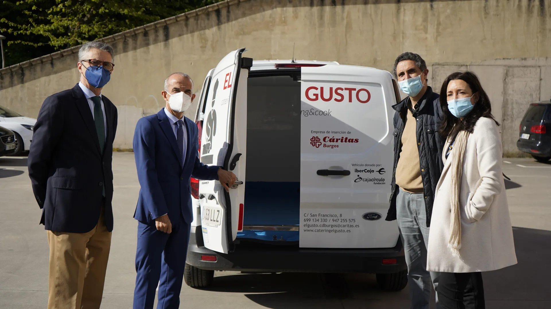 Ibercaja y Fundación Caja Círculo entregan a Cáritas un vehículo para el transporte de alimentos