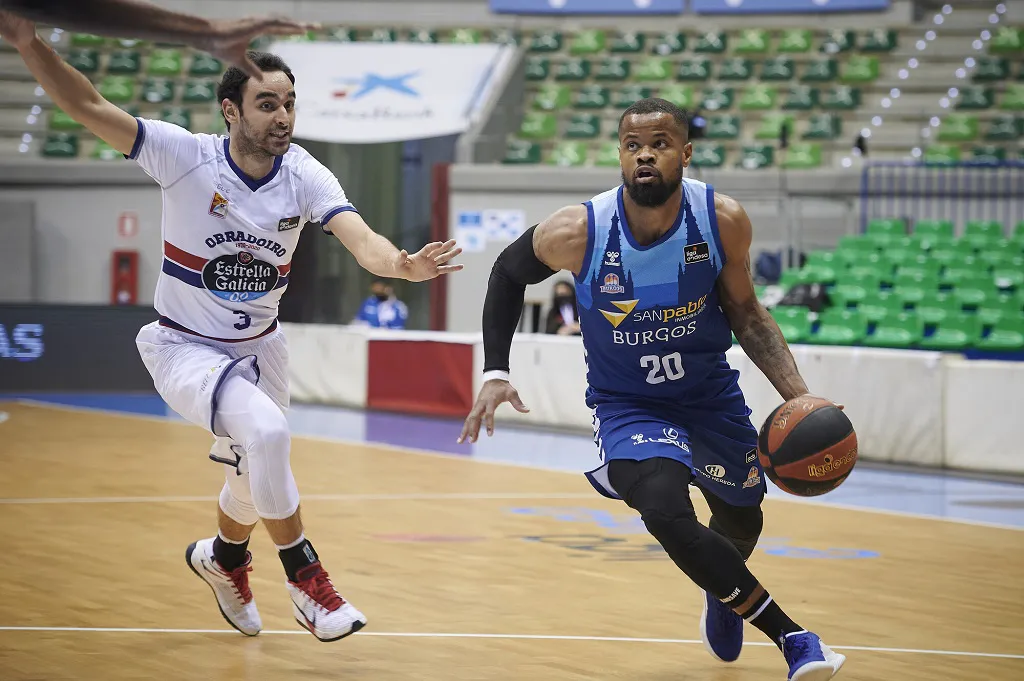 El San Pablo despide la liga regular con victoria ante Obradoiro (83-77)