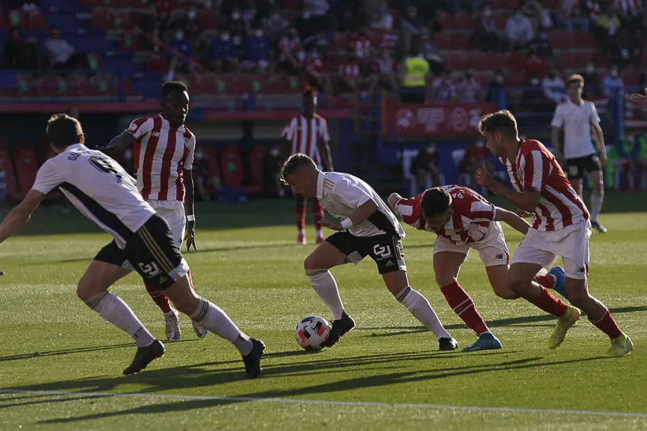 El colapso institucional en el Burgos CF comienza a lastrar la confección de la plantilla