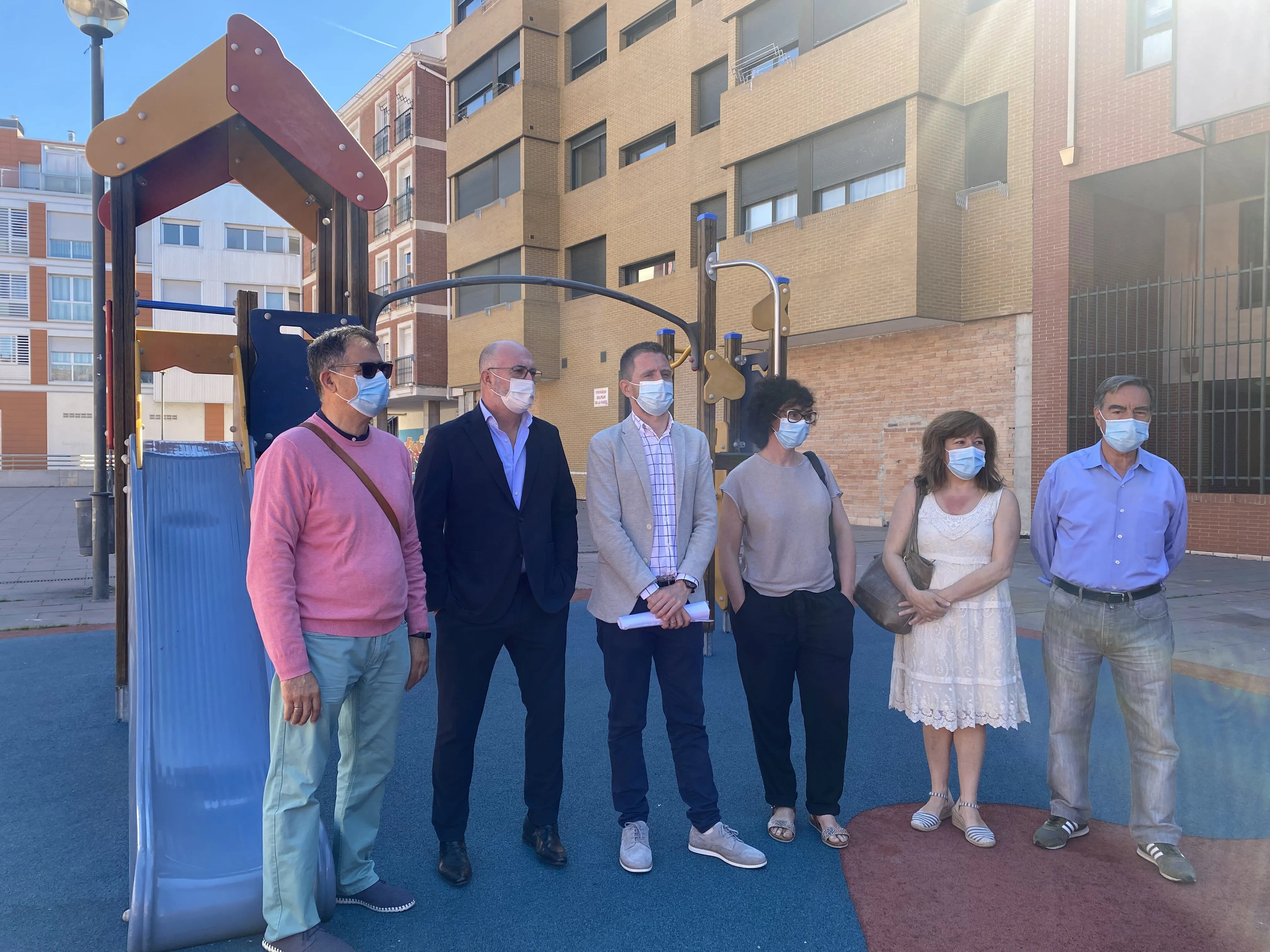 El Ayuntamiento pretende mejorar en cuatro años todos los parques infantiles de la ciudad