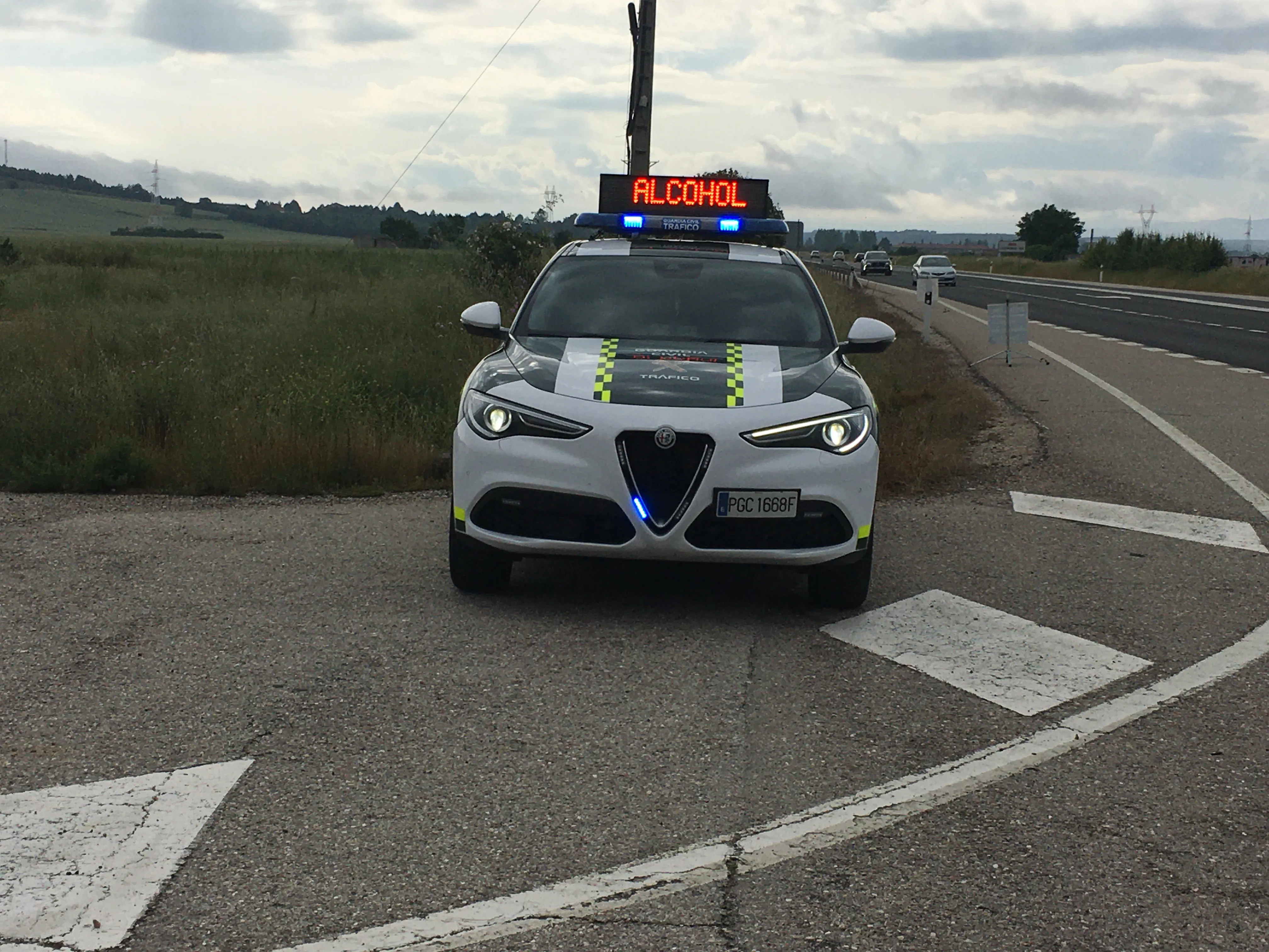 El fin de semana de la Guardia Civil detecta 13 pruebas positivas por alcohol y seis por drogas