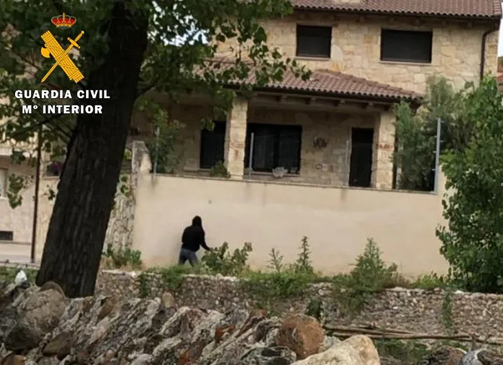 La Guardia Civil detiene a dos personas como presuntos autores de varios robos en domicilios de la provincias de Valladolid, Segovia y Burgos