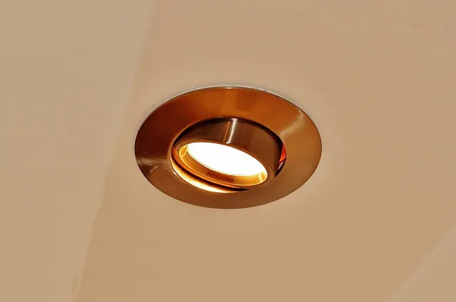 Trucos para ahorrar en la factura de la luz este verano
