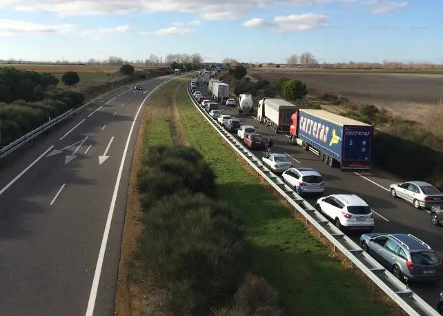 La Junta financiará el 75% del coste de la obtención de los permisos para acceder a la profesión de transportista