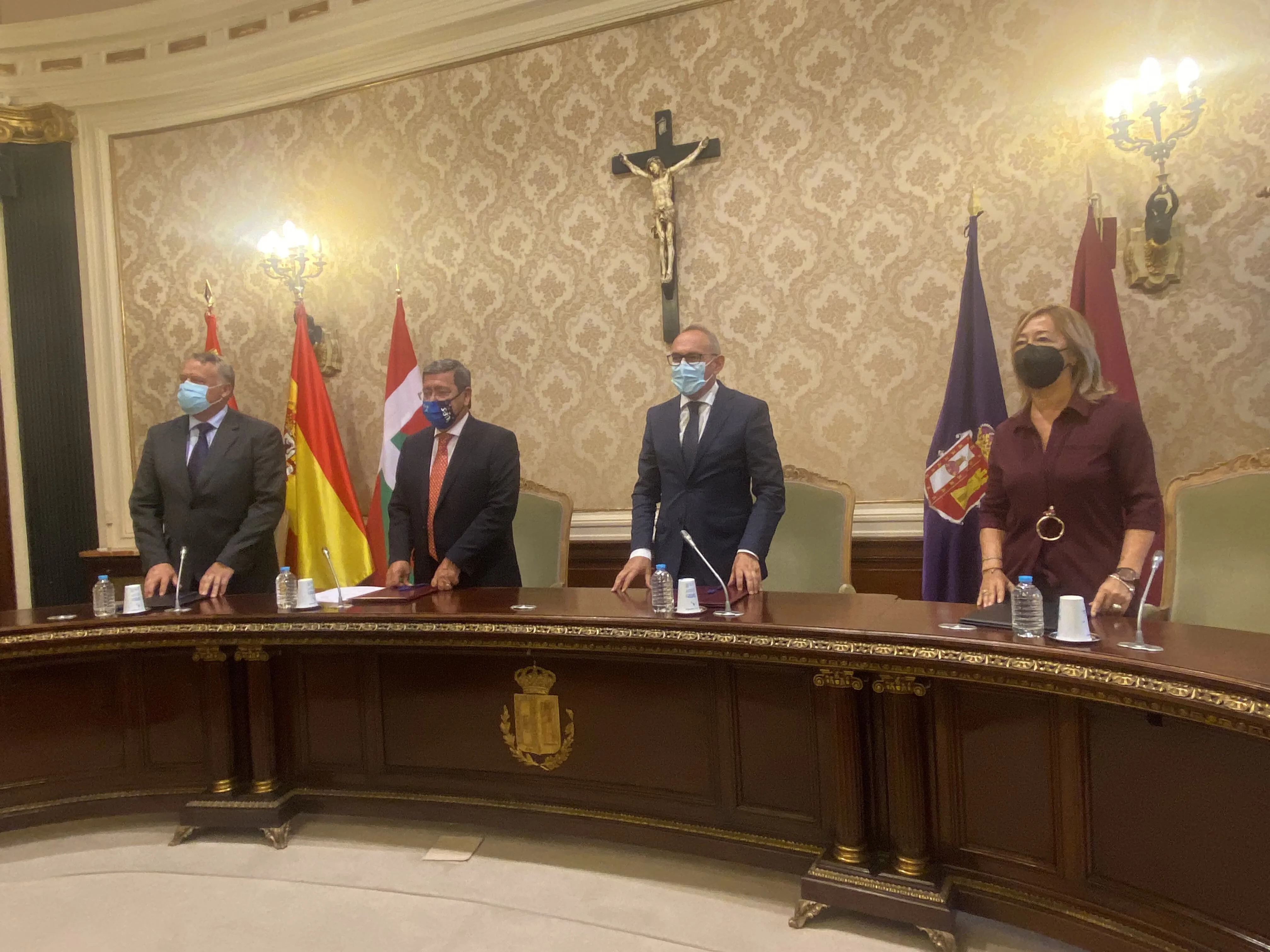 La Diputación de Burgos firma 8 convenios con Álava sobre el enclave de Treviño