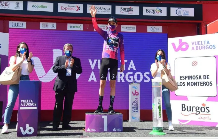 Bardet gana en Espinosa de los Monteros y es el nuevo líder de la Vuelta