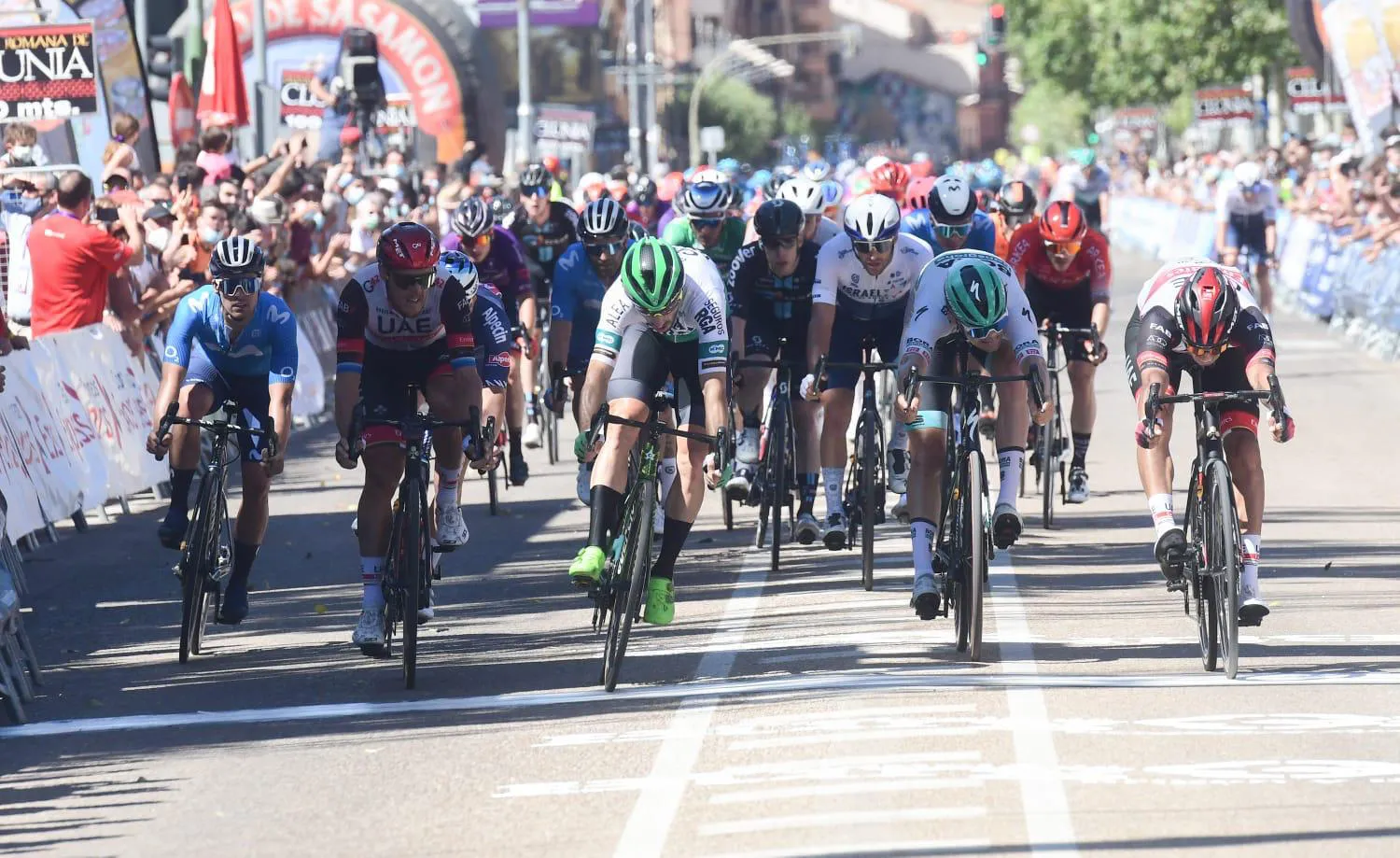 Molano vence también en el sprint de Aranda con Bardet más cerca de ganar la Vuelta