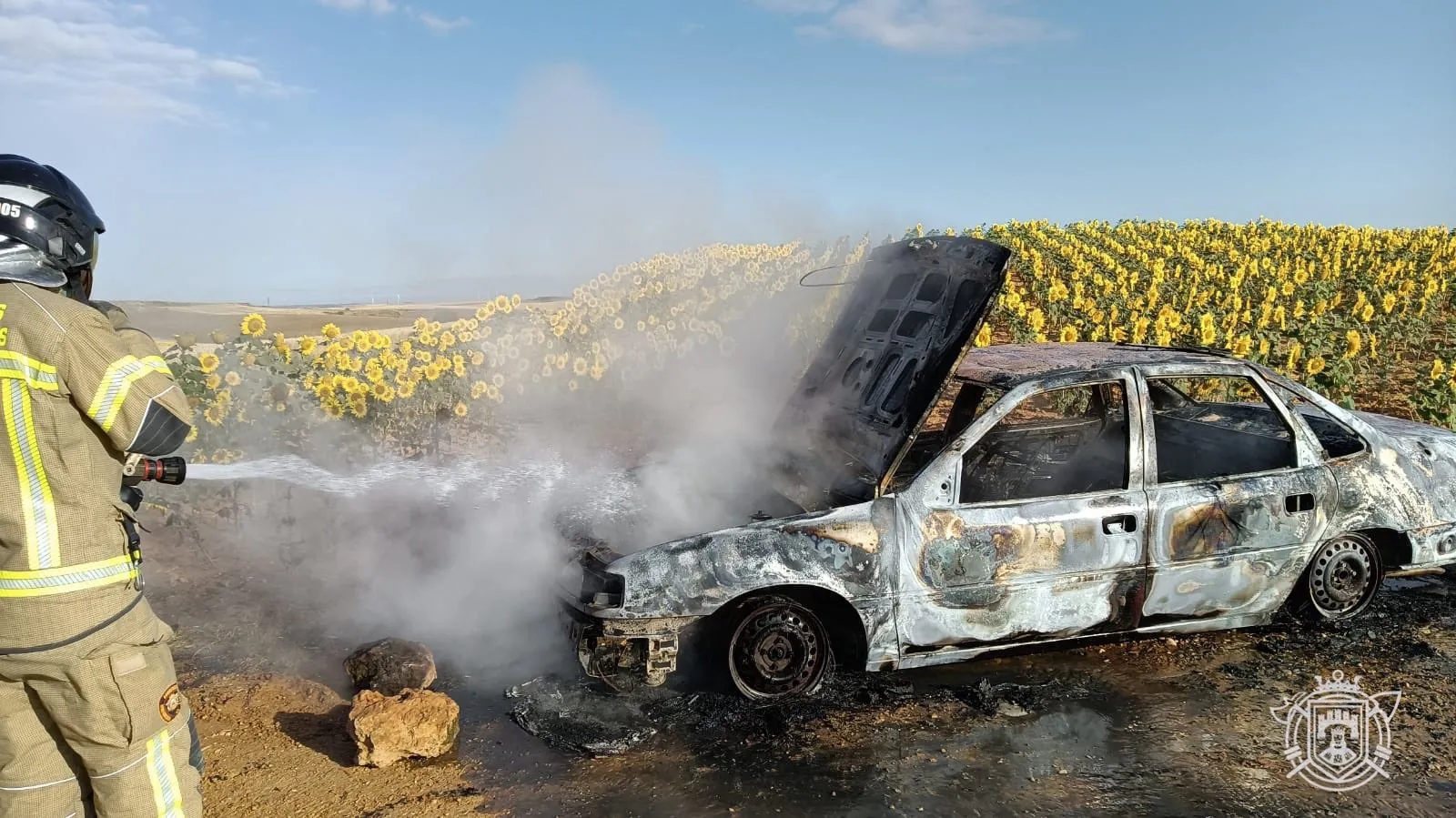 Incendio de un vehículo en Arcos de la Llana