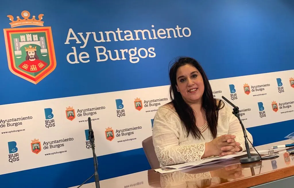 La concejala de Igualdad anuncia la retirada de los carteles polémicos de la campaña contra la prostitución