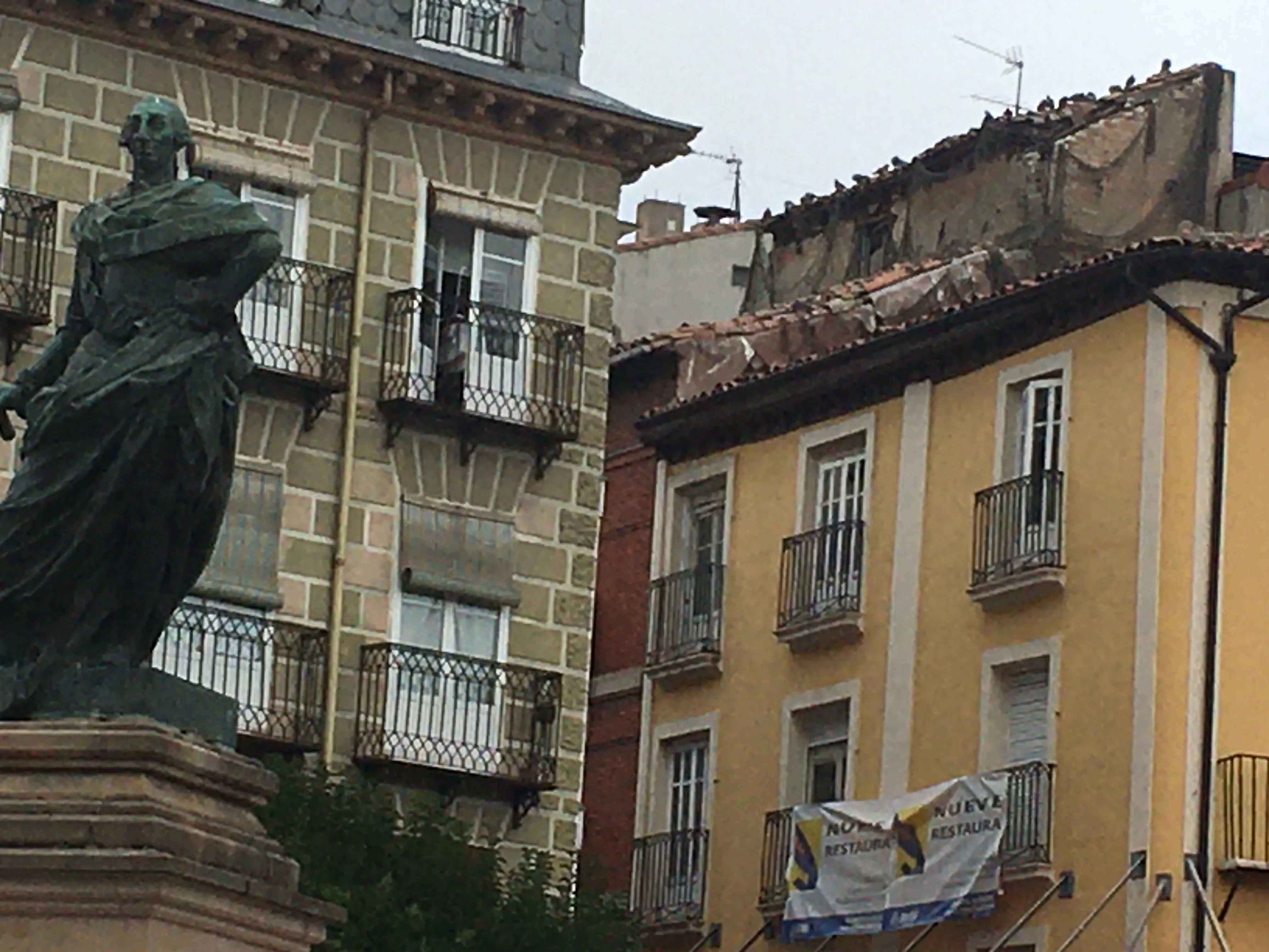 Lamentable imagen y riesgo de desprendimiento frente a la impasibilidad del Ayuntamiento