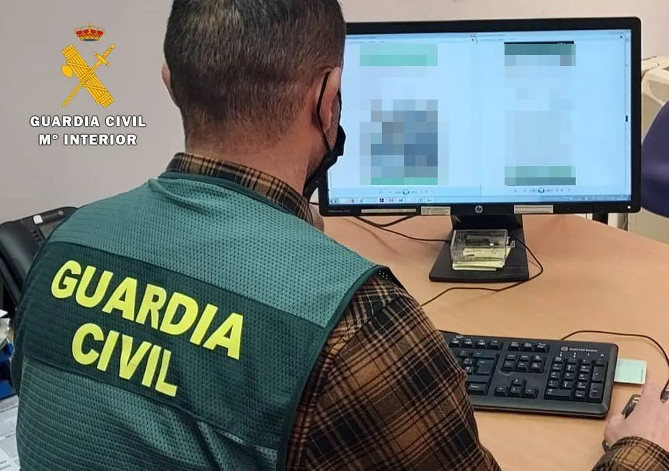 La Guardia Civil investiga a una persona por el abandono de cinco cachorros de gato