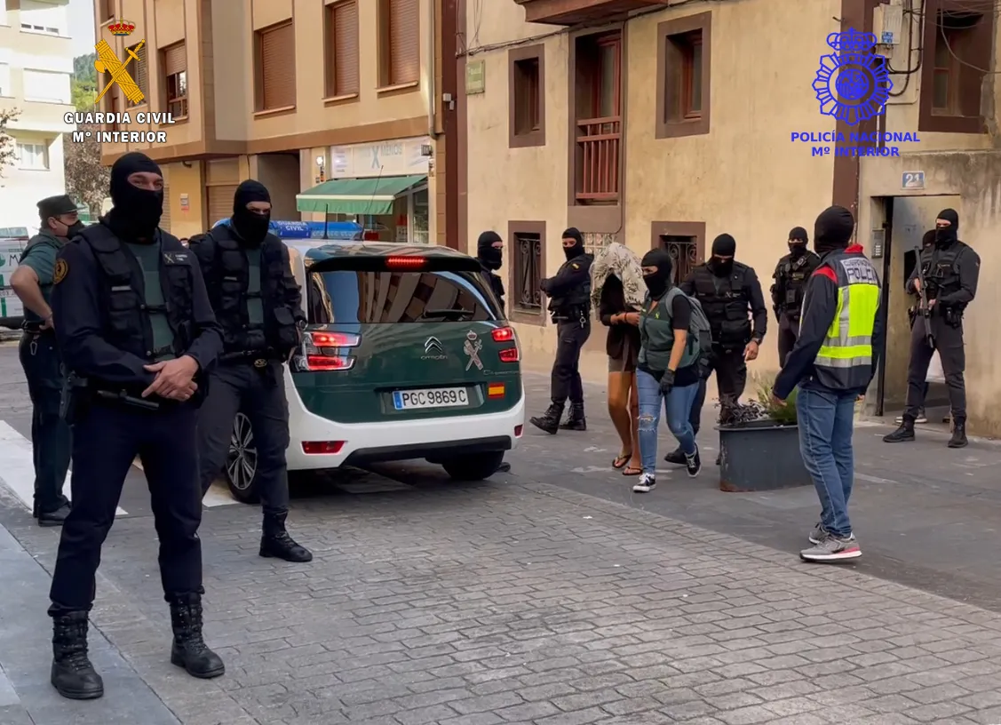 Detenido un grupo criminal experto en alunizajes que robó un vehículo en Pampliega