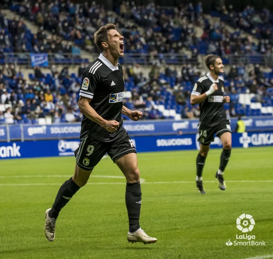 Fútbol Burgos: El Burgos CF logra en Oviedo la primera victoria a domicilio de la temporada (1-3)