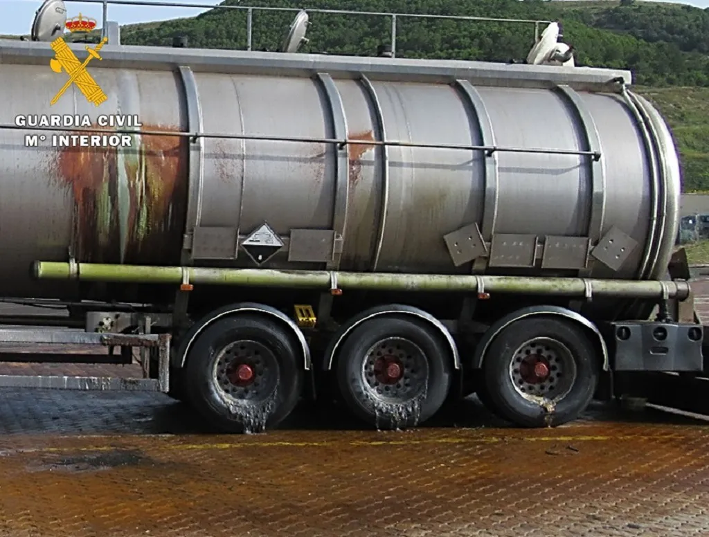 Investigado por derramar de forma incontrolada un vertido tóxico que provocó la muerte de 18 aves