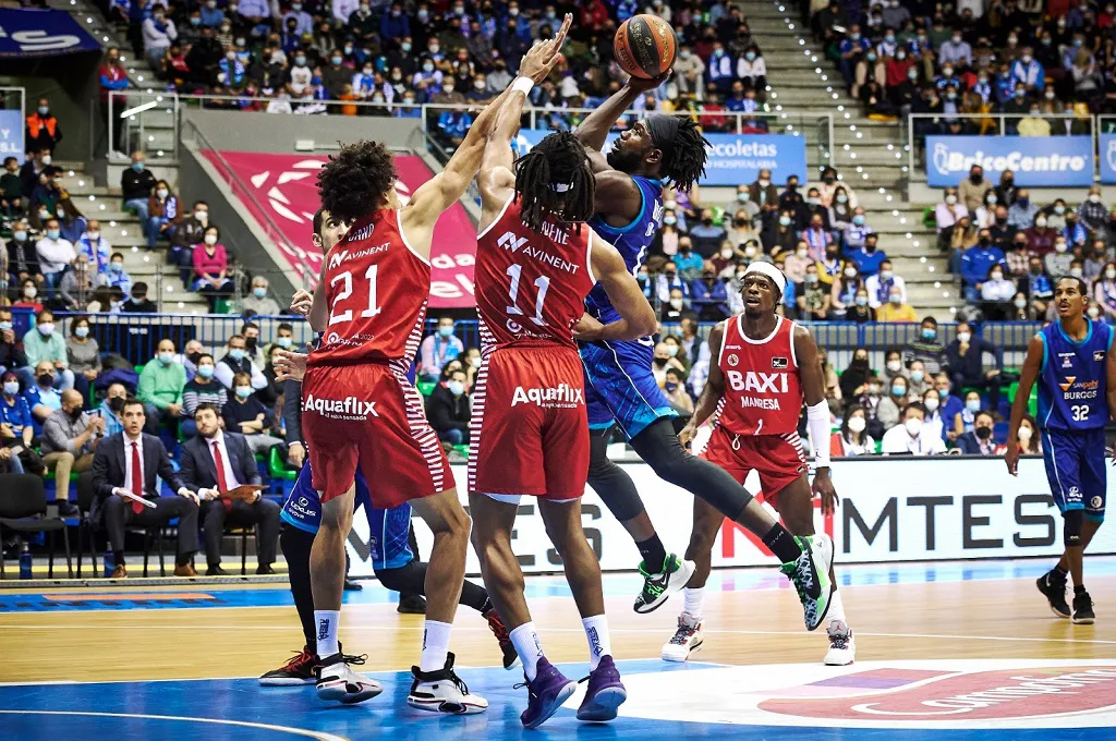 El San Pablo Burgos no levanta cabeza y cae en casa ante Manresa (82-90)