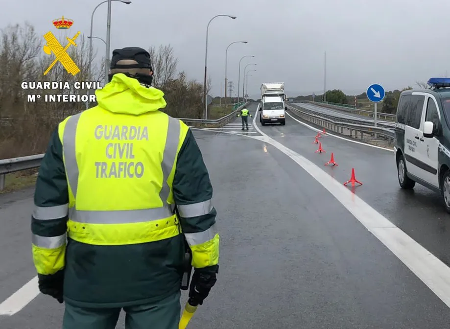 Detenido ebrio el conductor de un camión que circulaba en sentido contrario por la autovía León-Burgos