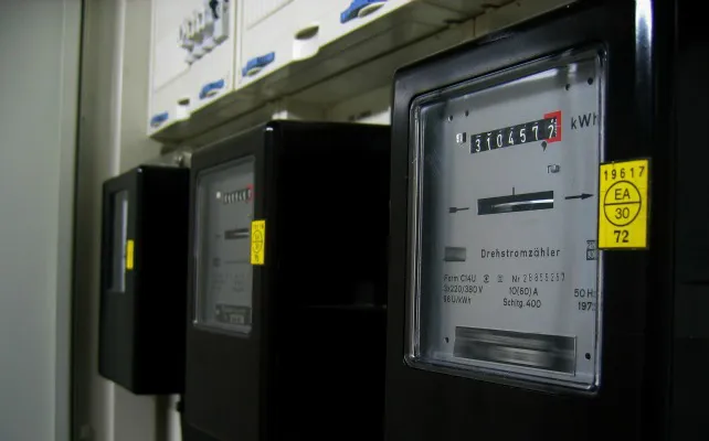 Caos en las lecturas de los contadores de las compañías eléctricas según denuncia FACUA