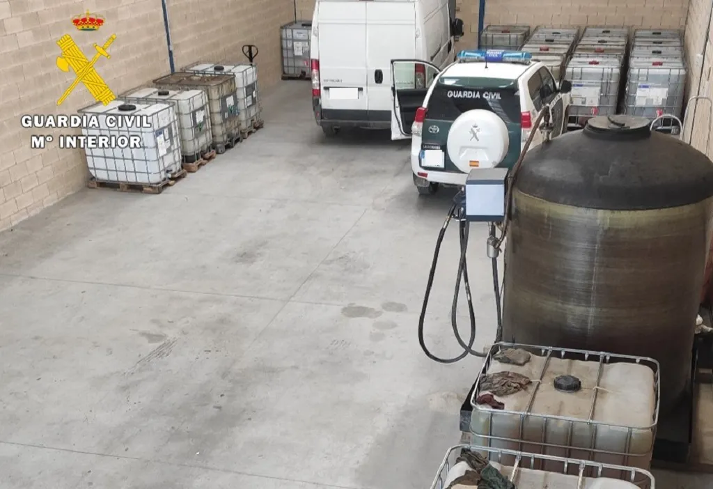 Investigan a una persona por apropiación indebida de gasóleo