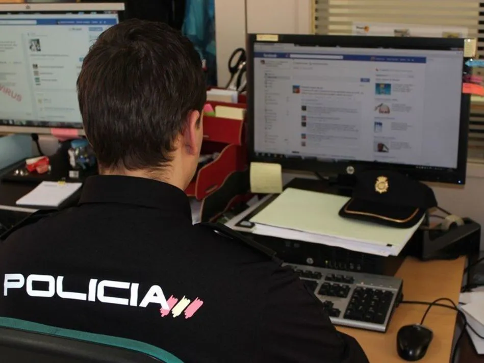 La Policía Nacional de Burgos identifica a los presuntos autores de una estafa de más de 2.000 euros tras hurtar la cartera de la víctima