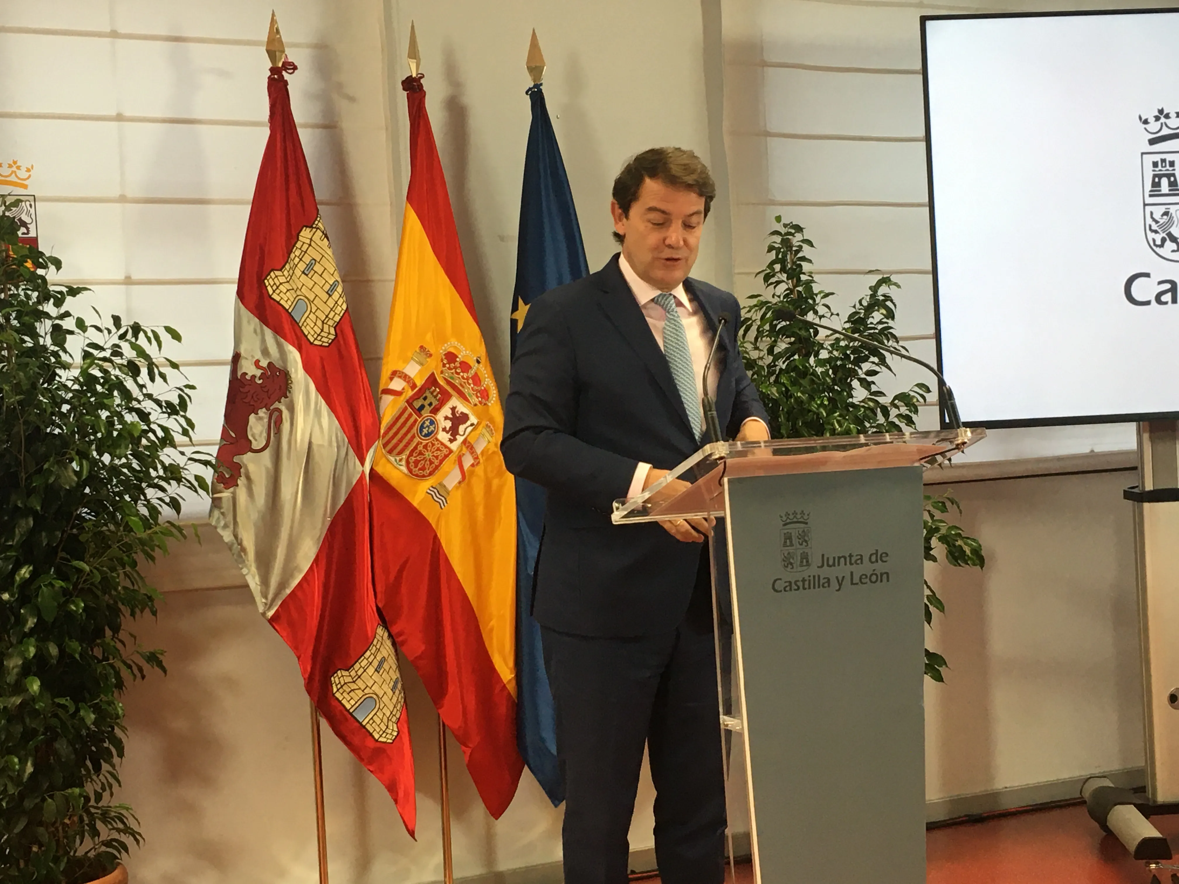 Artículo de Opinión: Apuntarse al modelo Ayuso, fatal error de bulto de Mañueco