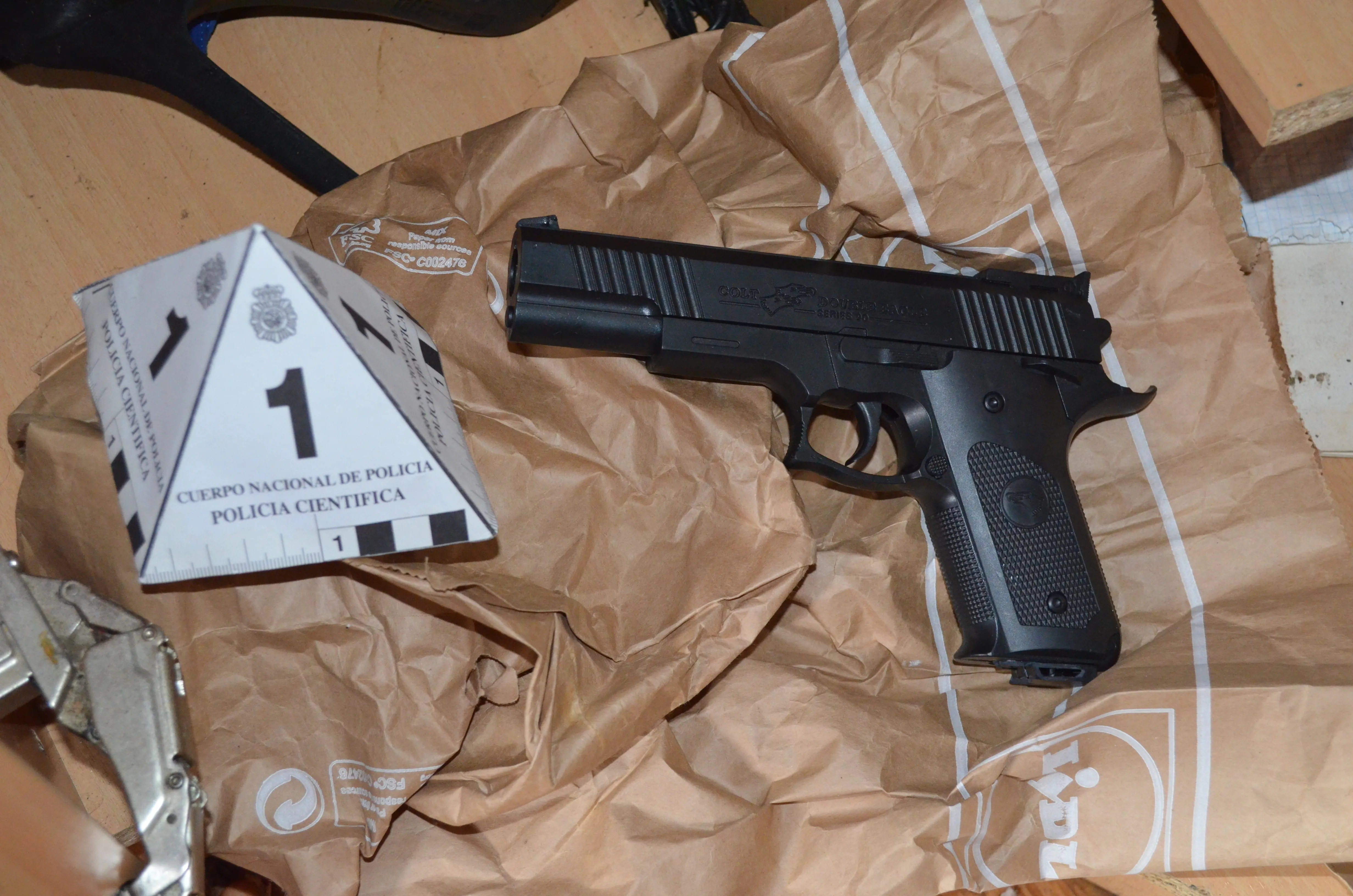 Detenido un atracador que cometió robo con violencia utilizando un arma de fuego