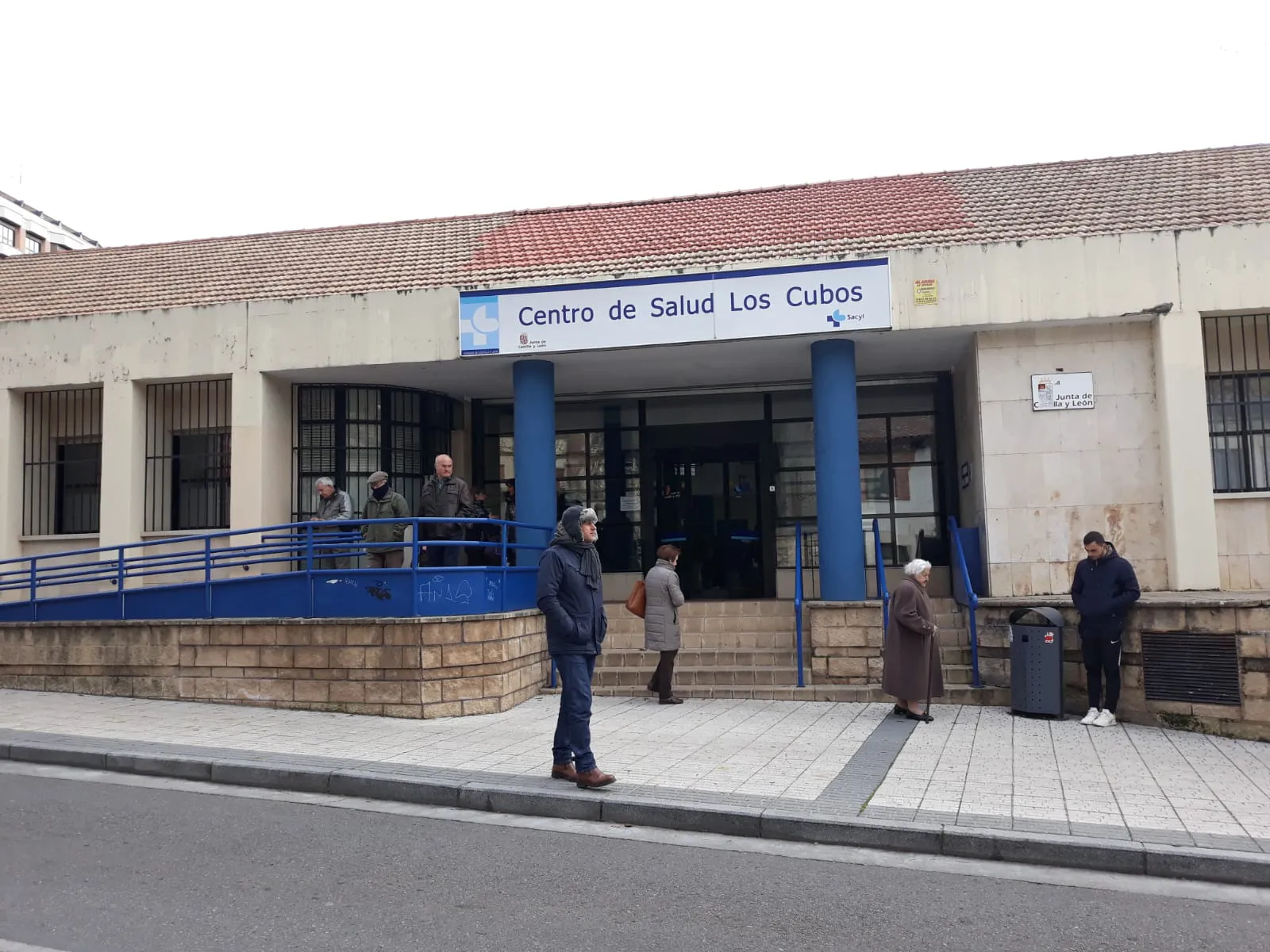 El PSOE de Burgos se pregunta quién está al volante de la Sanidad, que terminará reventando si continúa así