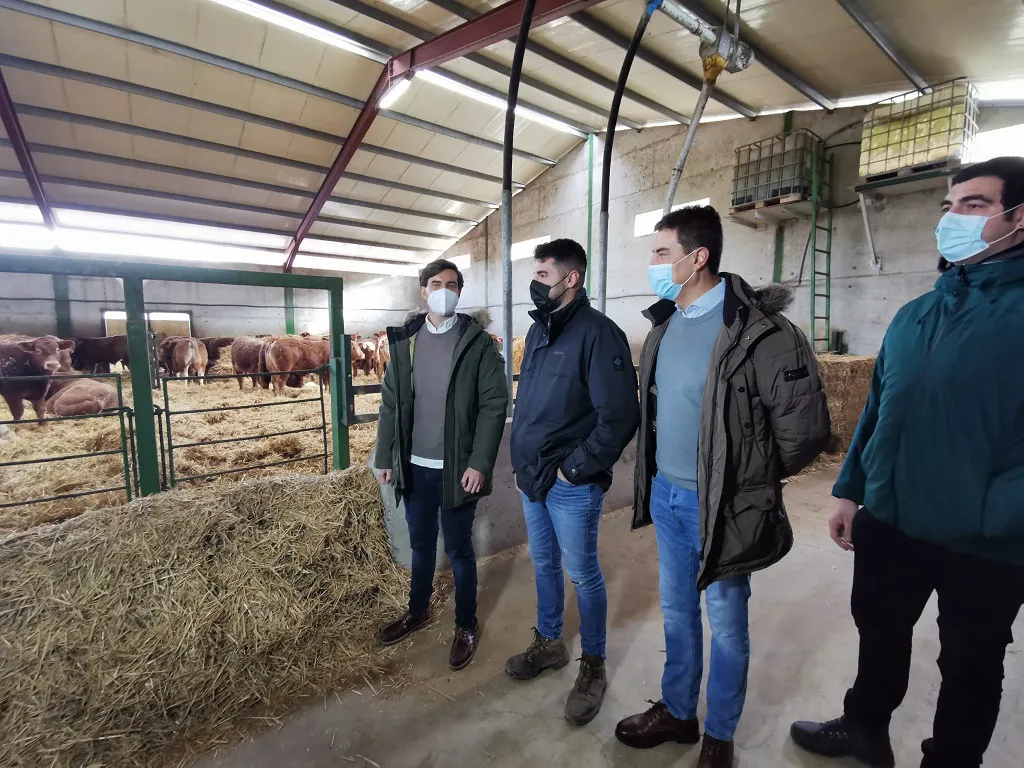 El PP se vuelca con el sector ganadero contra los ataques de Sánchez