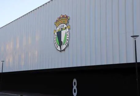 Fútbol Burgos: Nuevo positivo COVID en la plantilla del Burgos CF