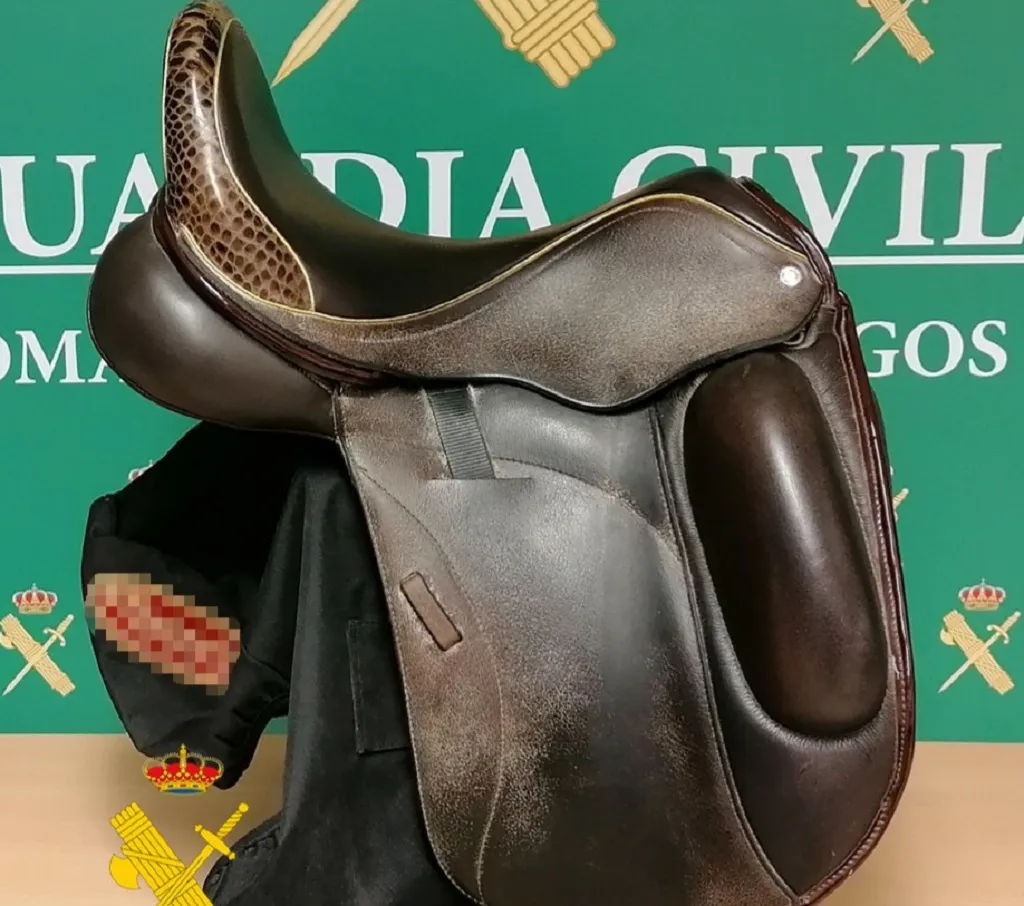 La Guardia Civil recupera una silla de equitación valorada en 6.000 euros