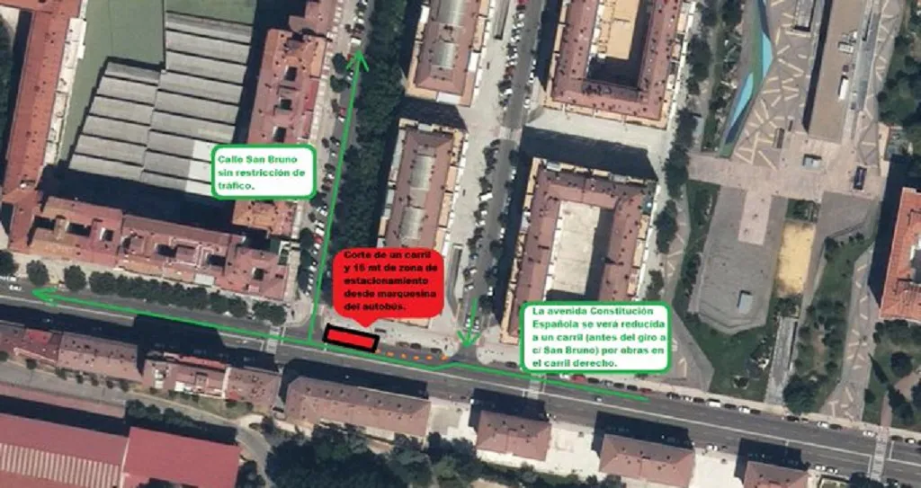 Atención conductores. A partir del lunes se corta de forma parcial el carril derecho de la Avenida Constitución Española