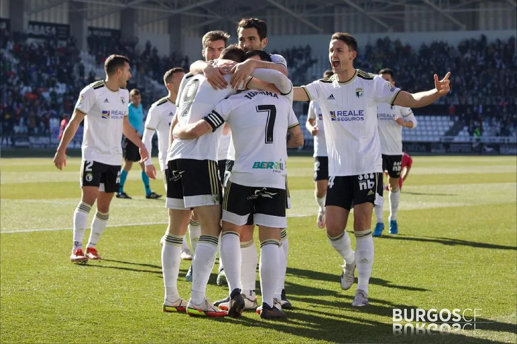 El Burgos CF vuelve a sonreír y golea al Leganés (4-0)