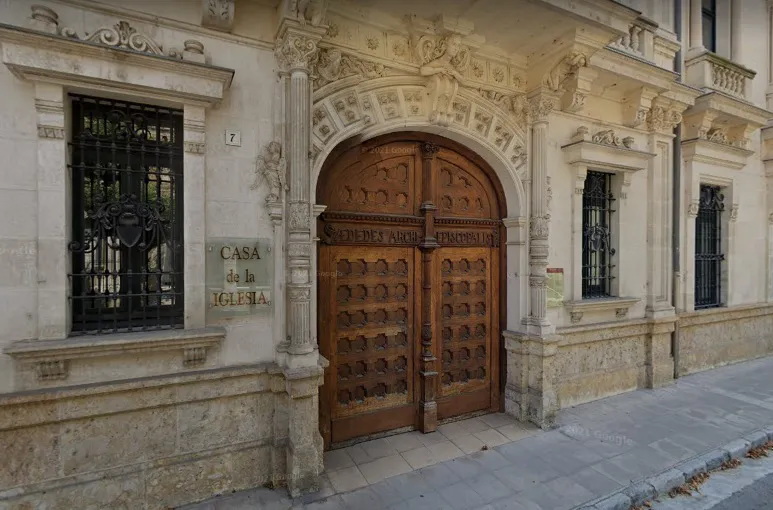 El Arzobispado de Burgos corrige la atribución como propios de inmuebles de los que no es titular