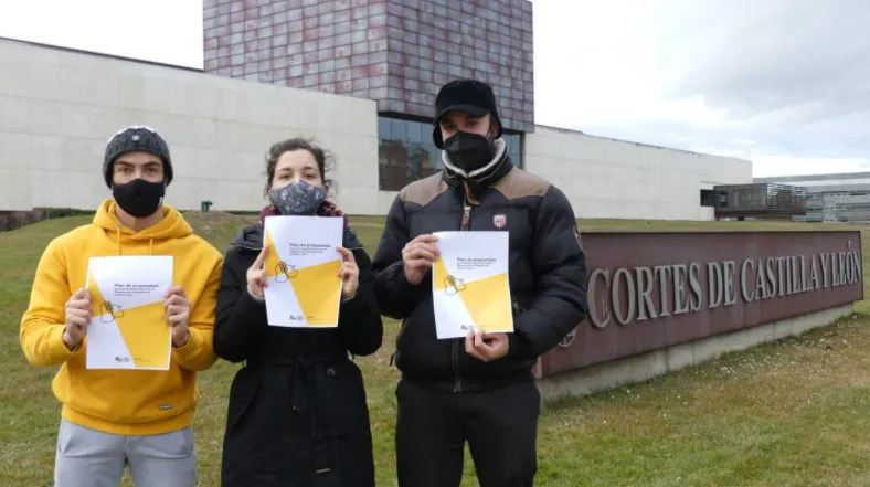 Jóvenes de Castilla y León convocan sus propias elecciones autonómicas en Madrid con un acto reivindicativo contra la despoblación