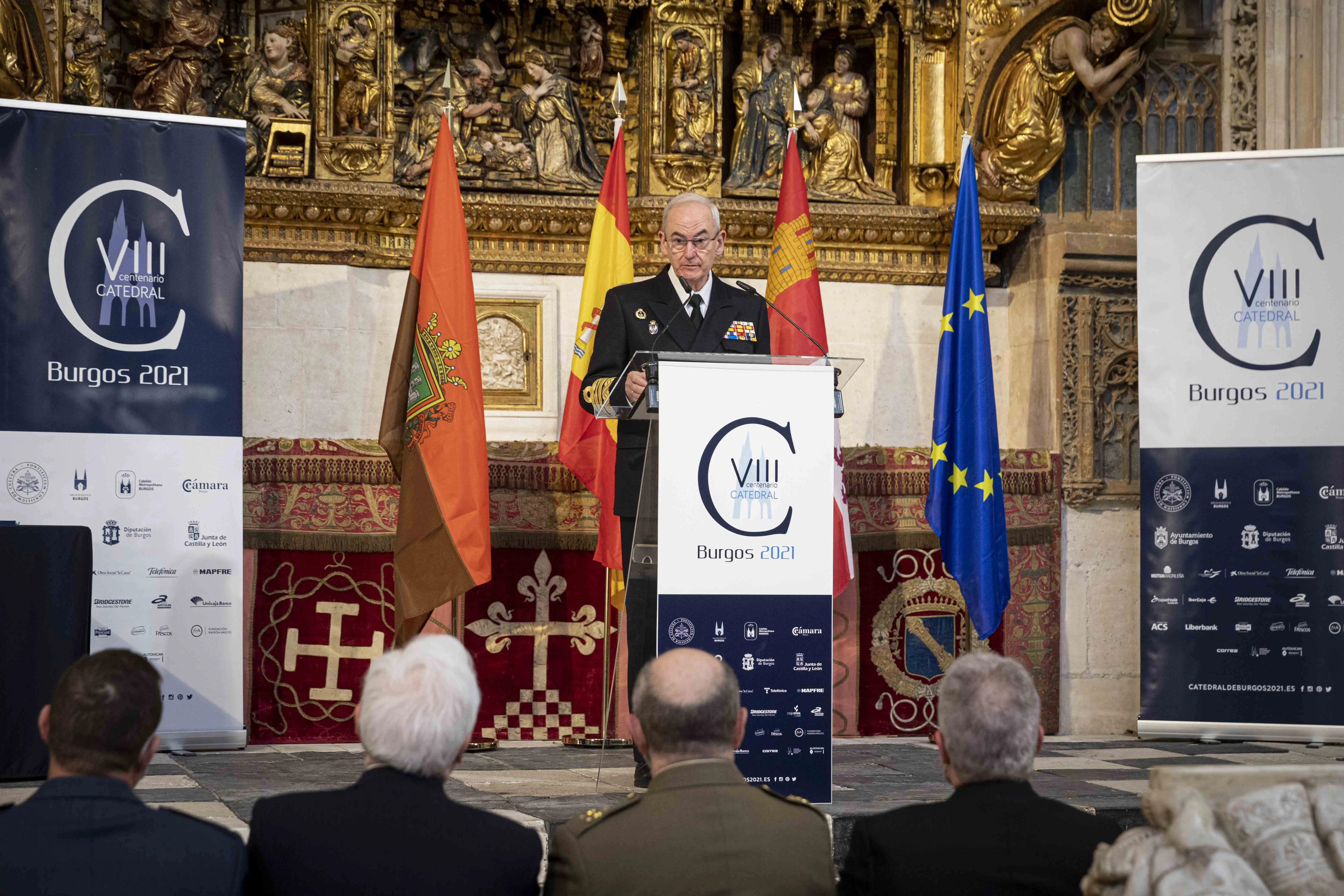 El jefe del Estado Mayor de la Defensa descubre el proyecto del VIII Centenario de la Catedral de Burgos
