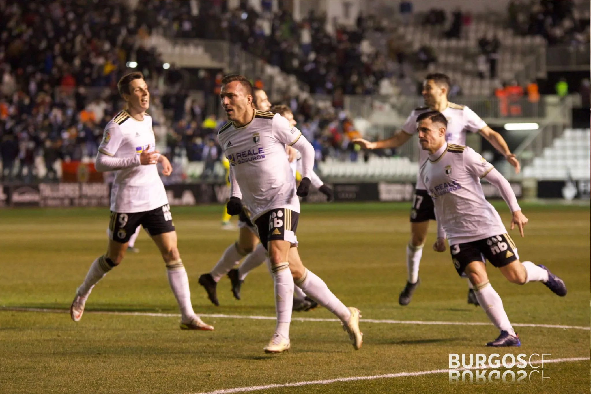 Fútbol Burgos: Triunfo en casa del Burgos CF en su partido contra el Alcorcón (3-1)