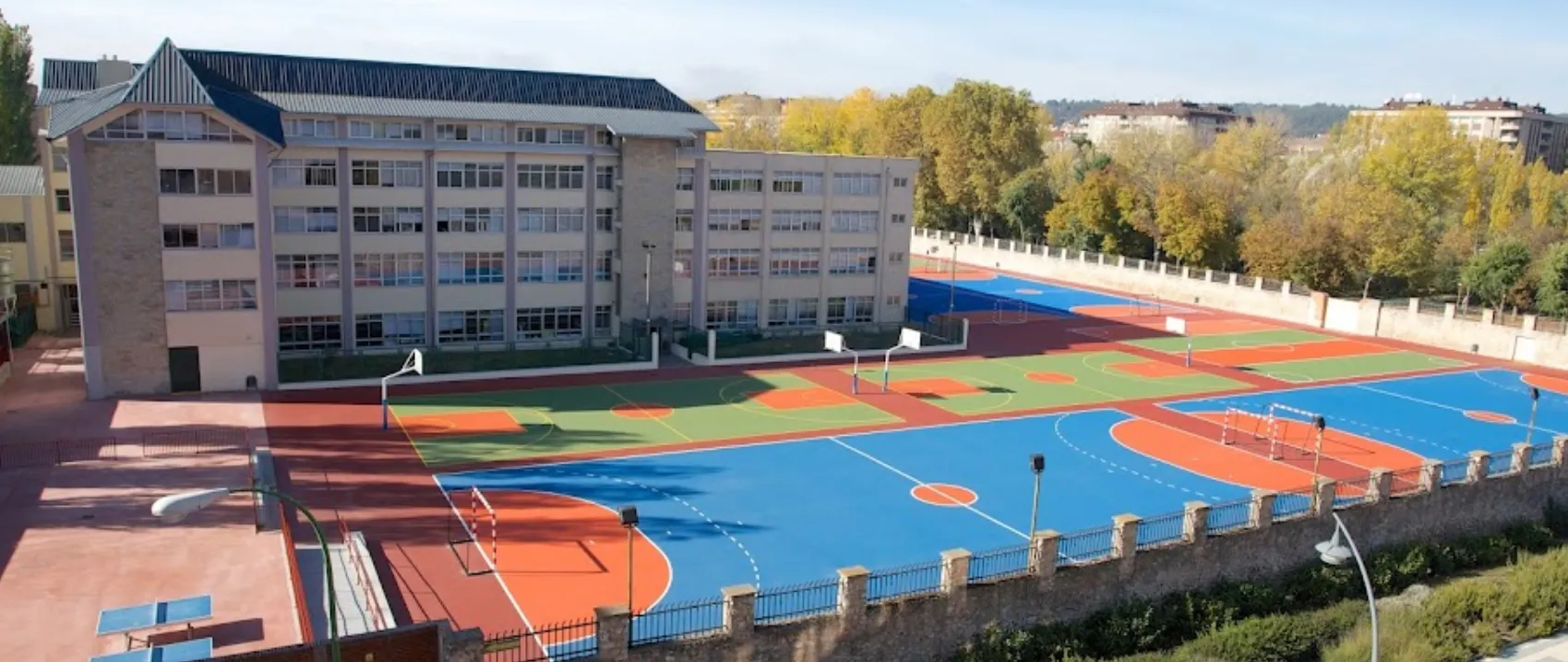El PCAS pone en duda que la Junta elimine la obligatoriedad de las mascarillas en los recreos de los colegios