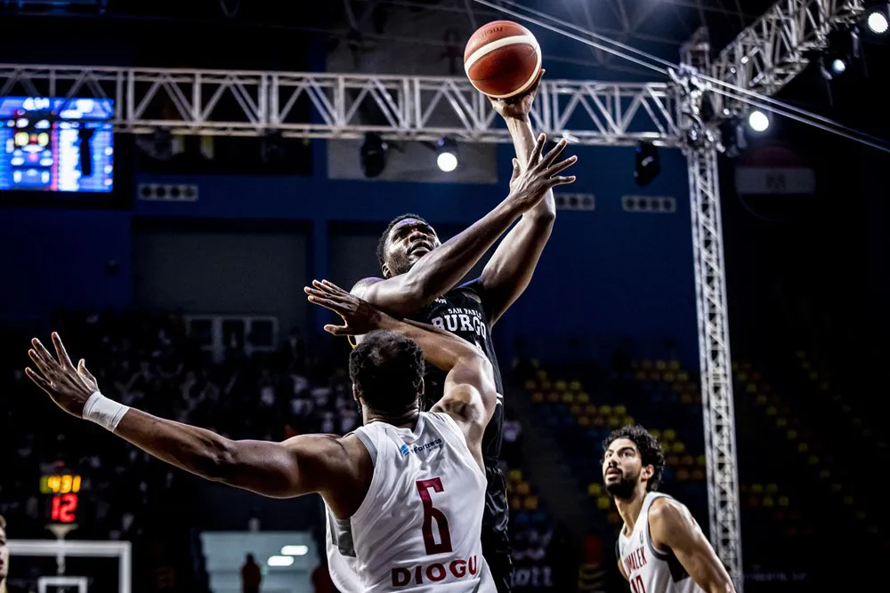 Baloncesto Burgos: El San Pablo Burgos se impone al Zamalek y jugará la final Intercontinental ante Flamengo (61-78)