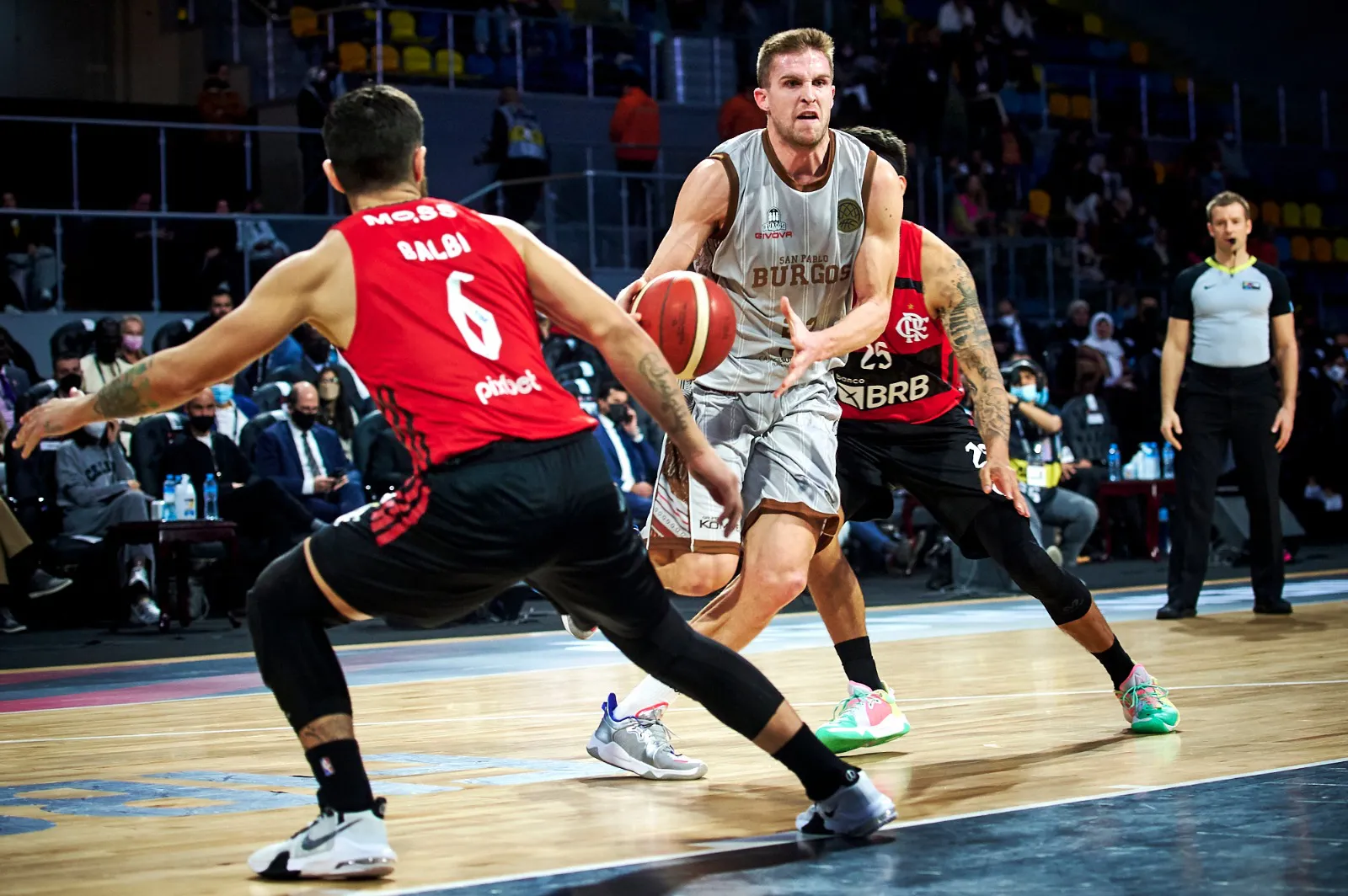 Baloncesto Burgos: El San Pablo cede su trono intercontinental a Flamengo (62-75)
