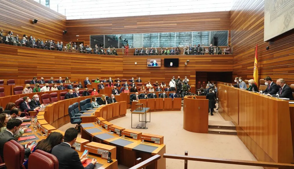 Acuerdo de legislatura de PP y Vox en Castilla y León: Mañueco encabezará el Ejecutivo y la formación de García-Gallardo presidirá las Cortes y ocupará la Vicepresidencia