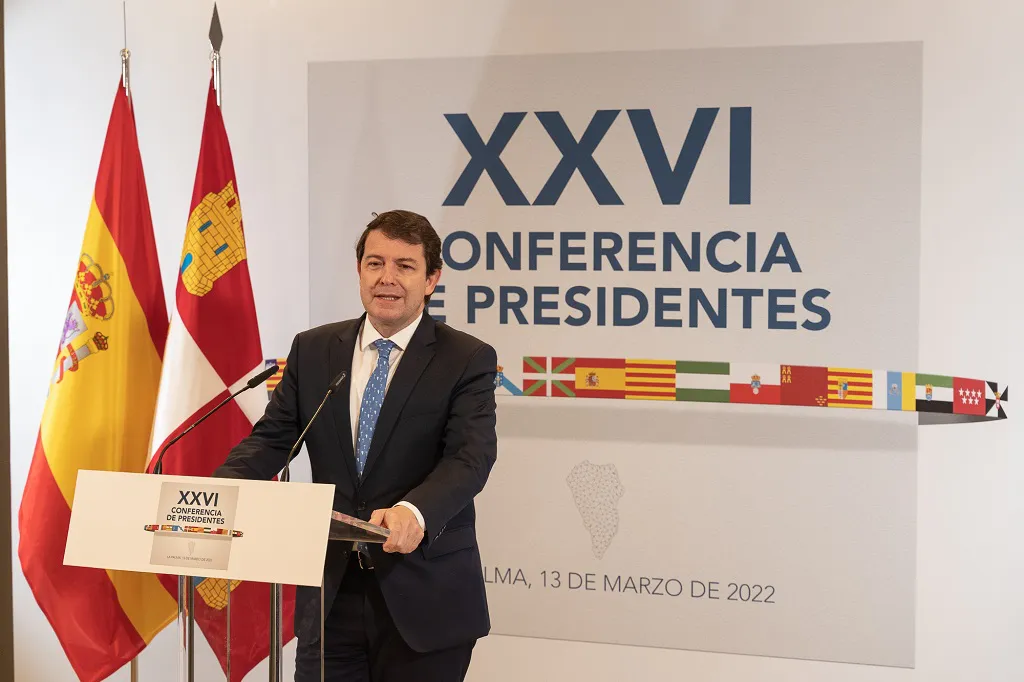 Mañueco urge al Gobierno un plan de choque con ayudas y bajada de impuestos