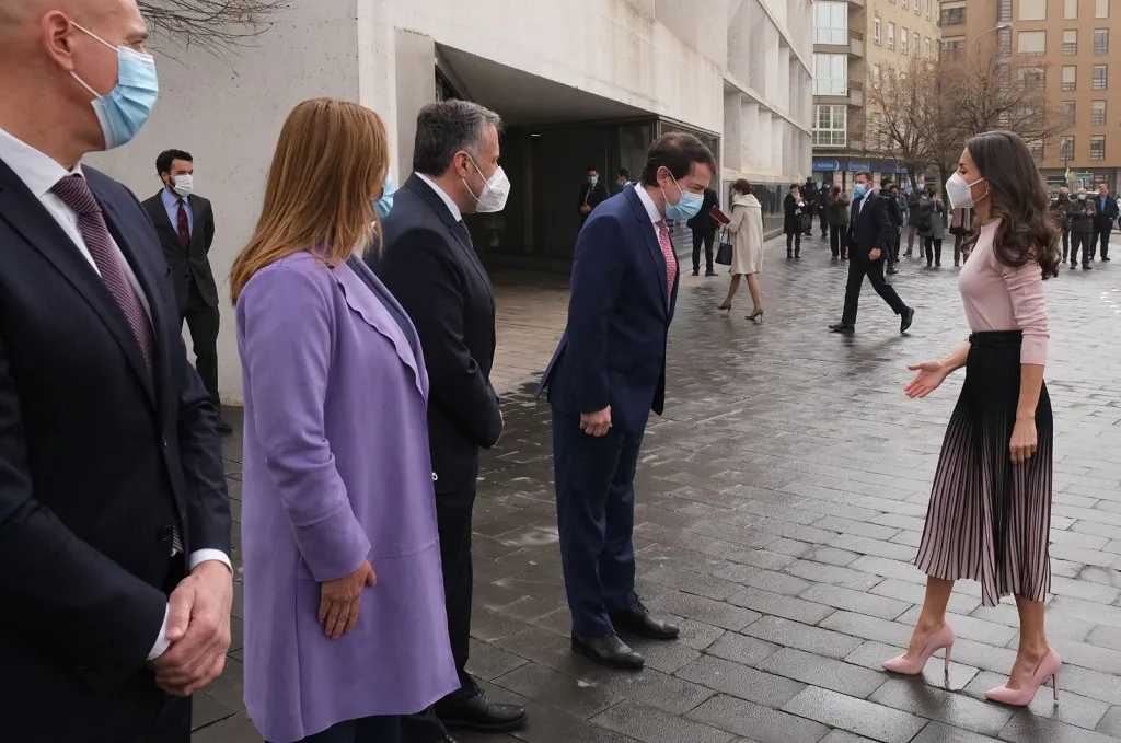 Mañueco anuncia un Plan para la atención integral de las personas con enfermedades raras