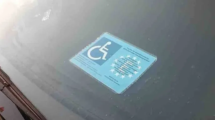 Policía local detecta el uso fraudulento de tarjetas de movilidad personal